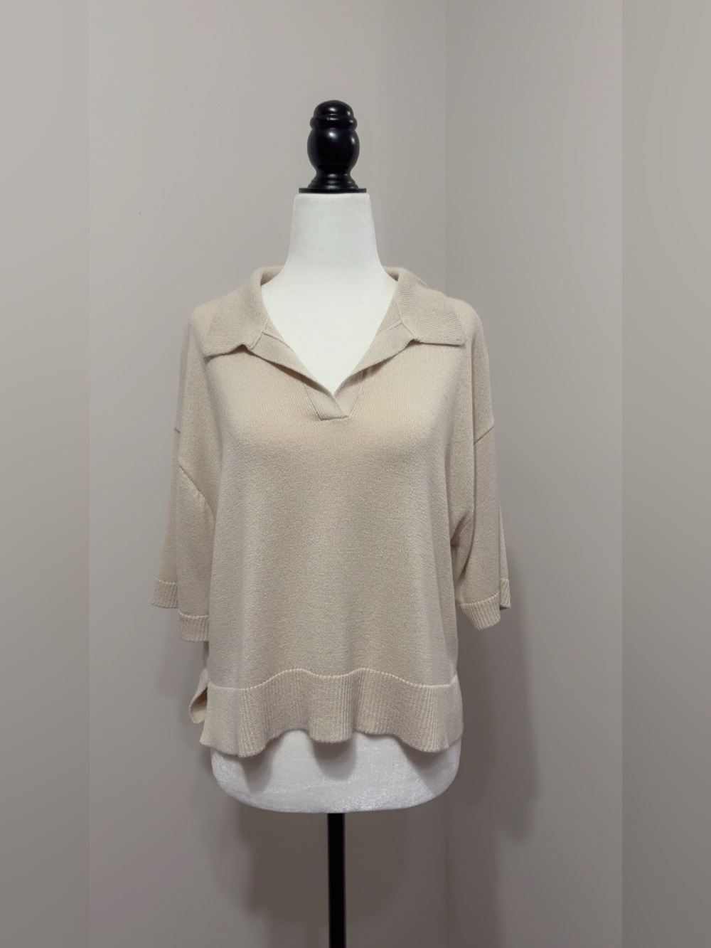 GU Neutral Cream Collared Knit Top